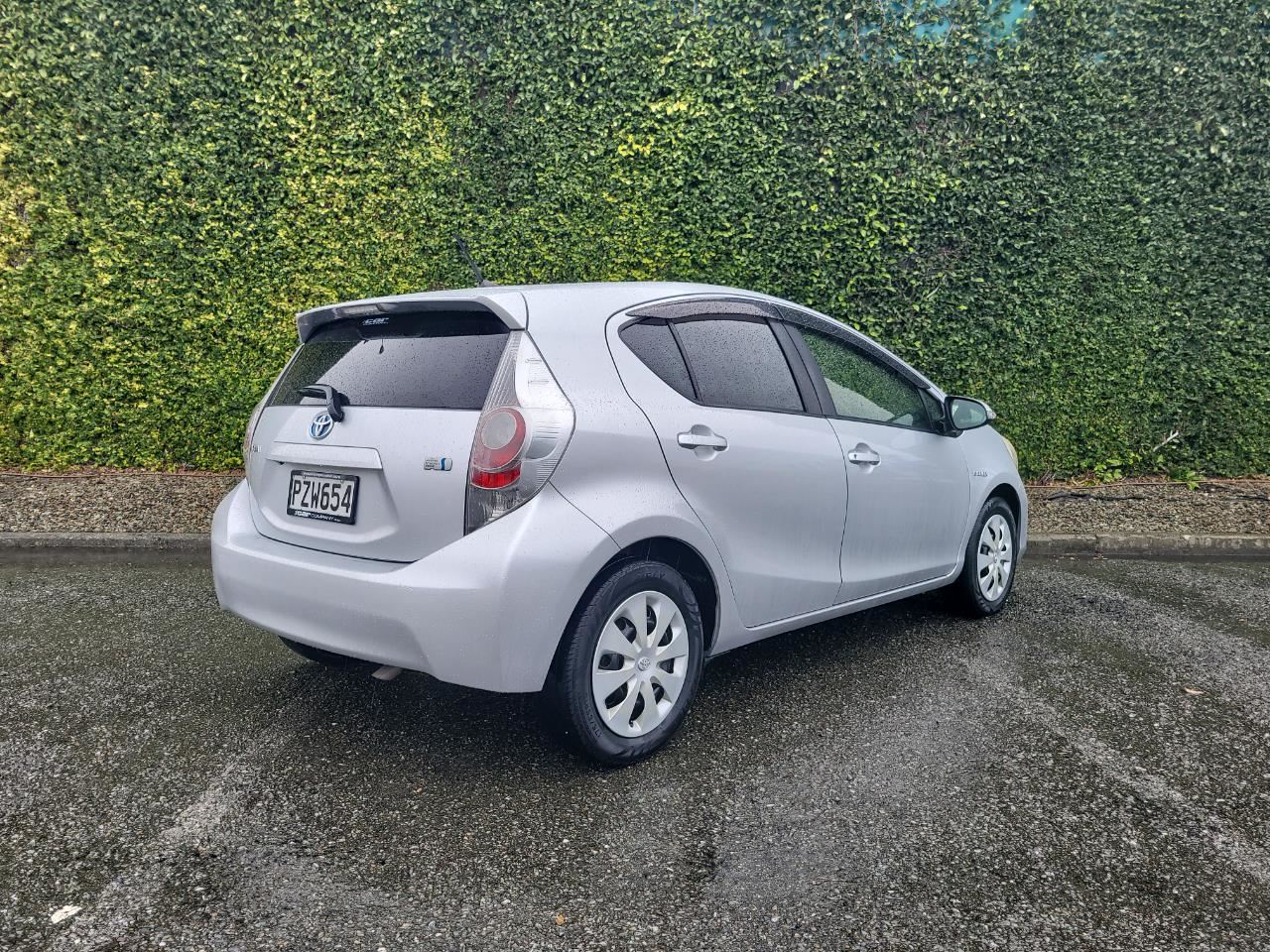 Vehicle image 3