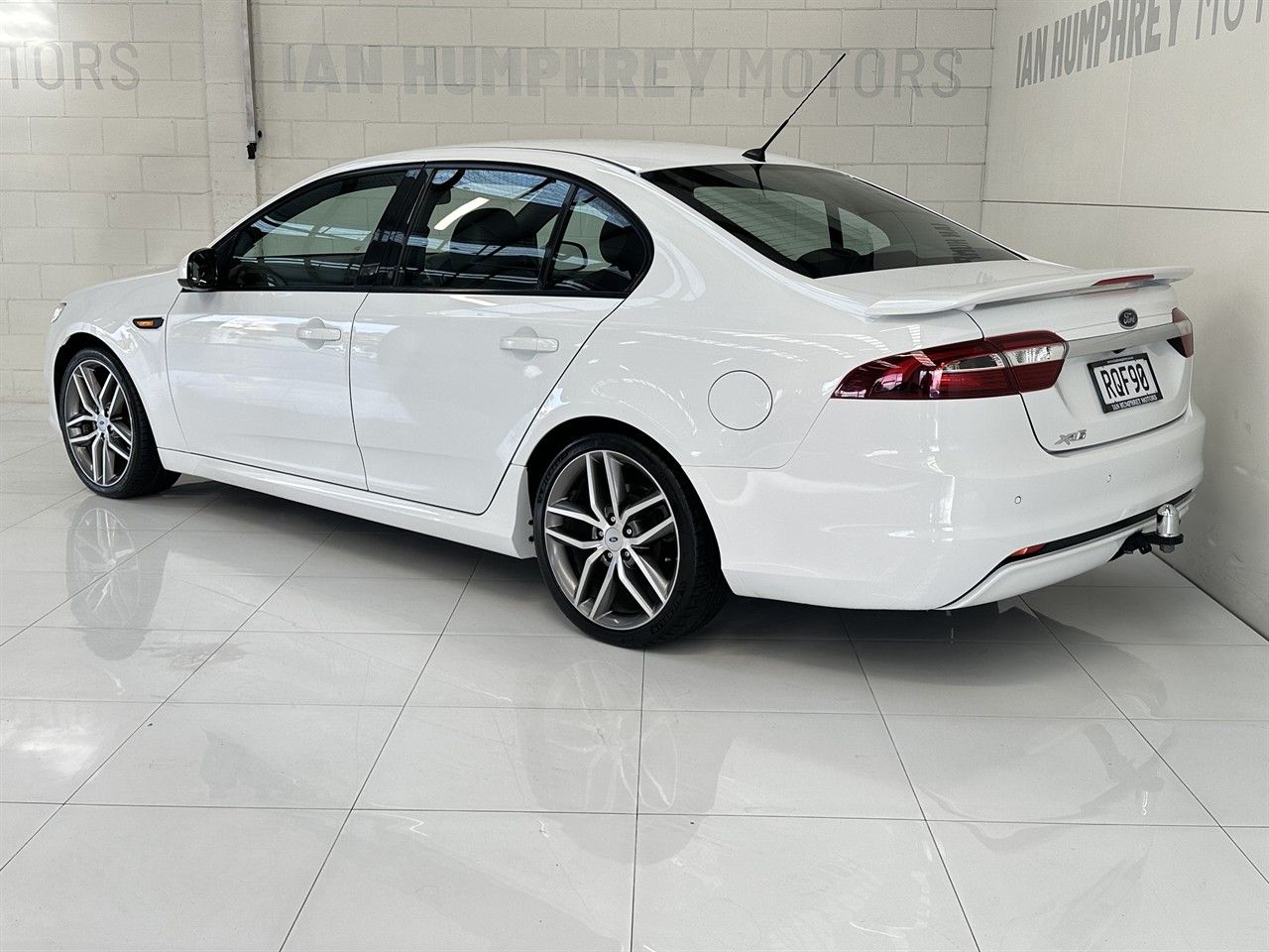 Vehicle image 4