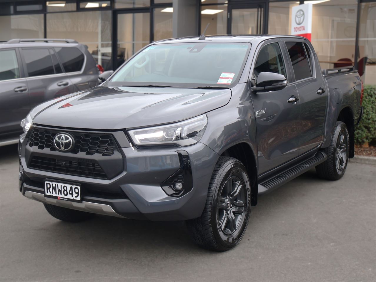 Vehicle image 3