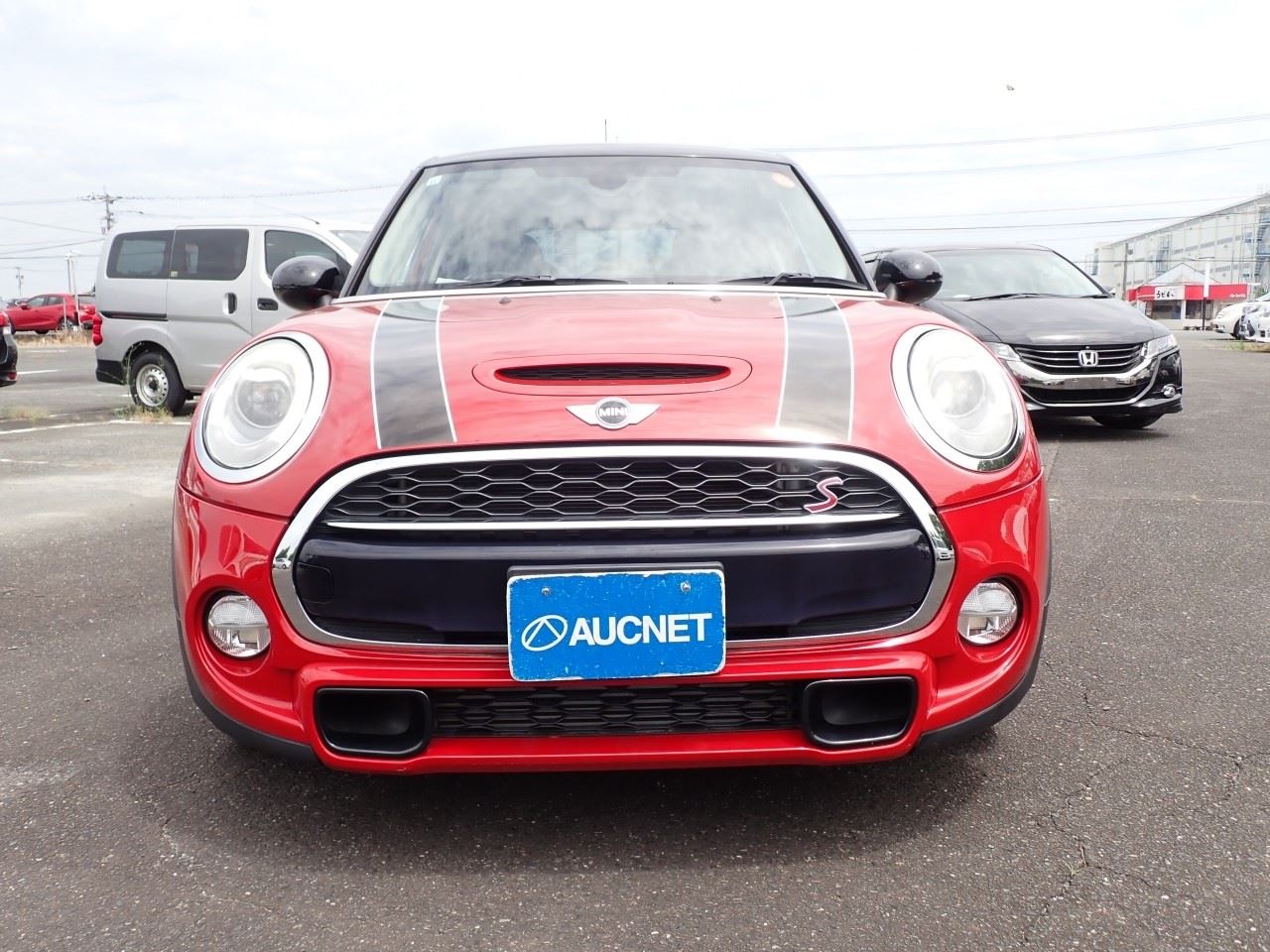 Vehicle image 3