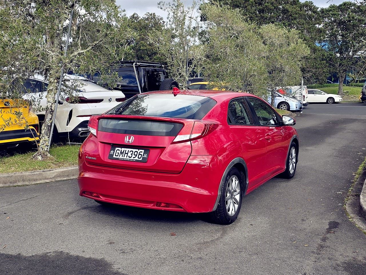 Vehicle image 4