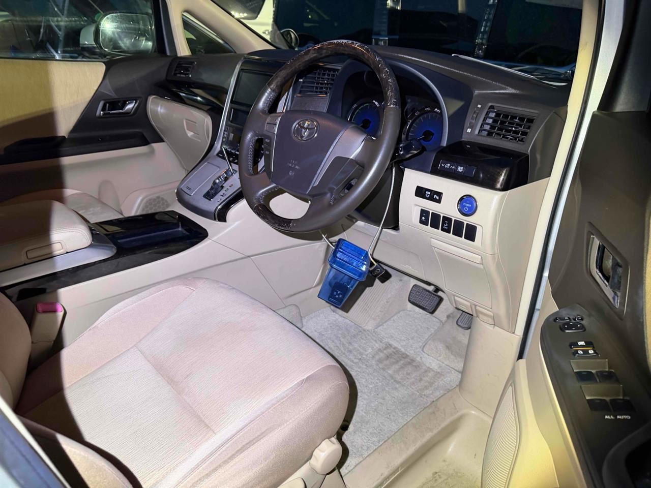 Vehicle image 3