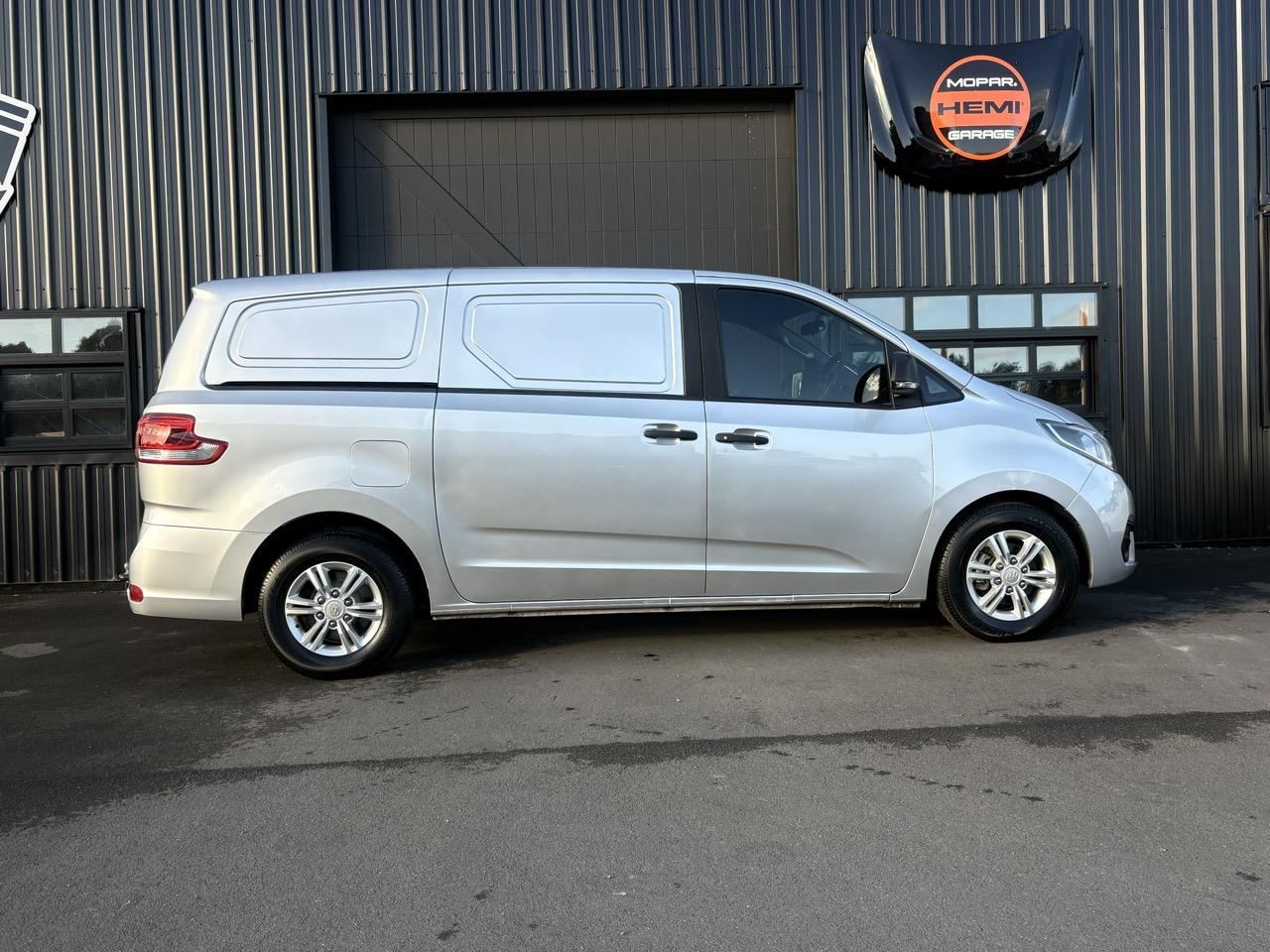 Vehicle image 5