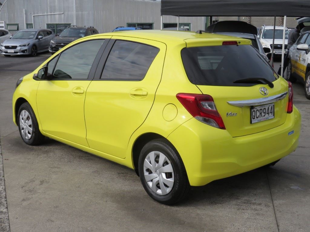 Vehicle image 5