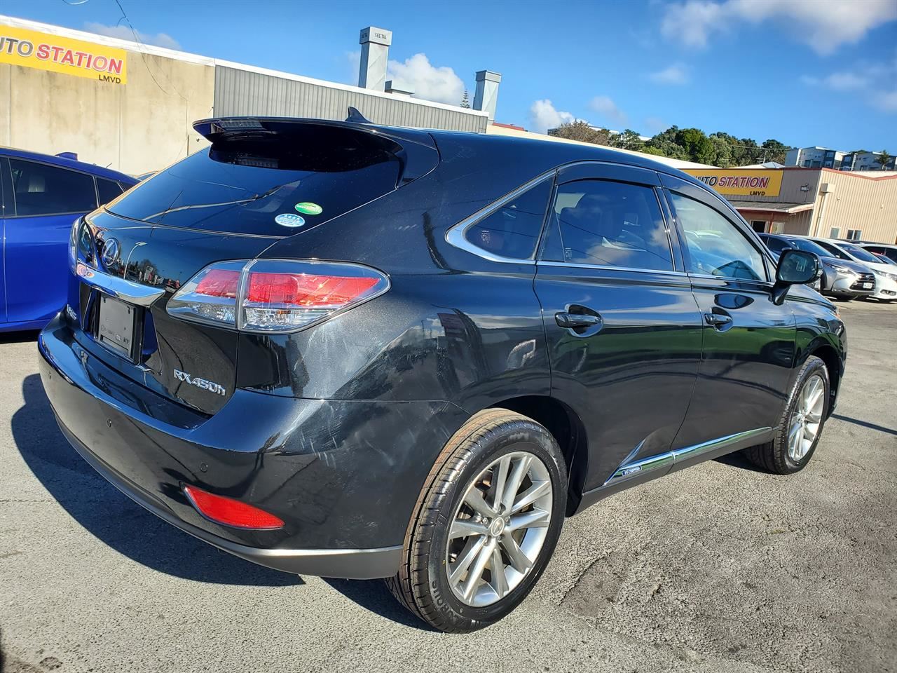 Vehicle image 4