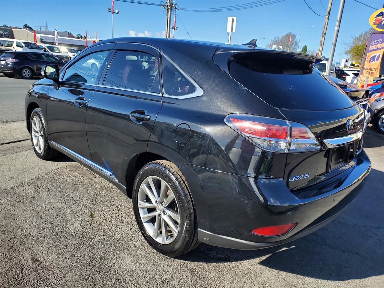 Vehicle image 5