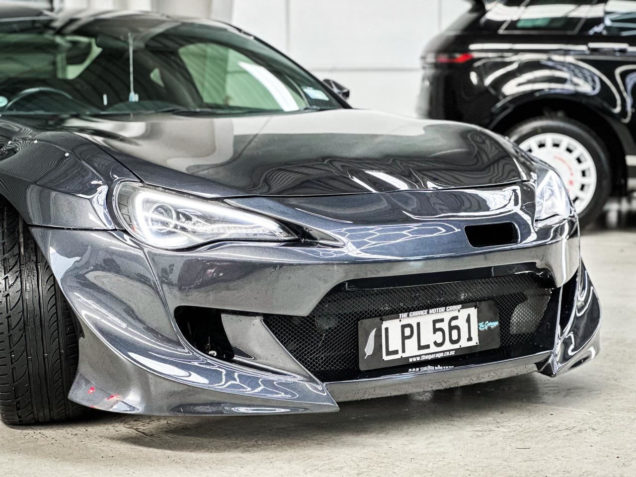 Vehicle image 5