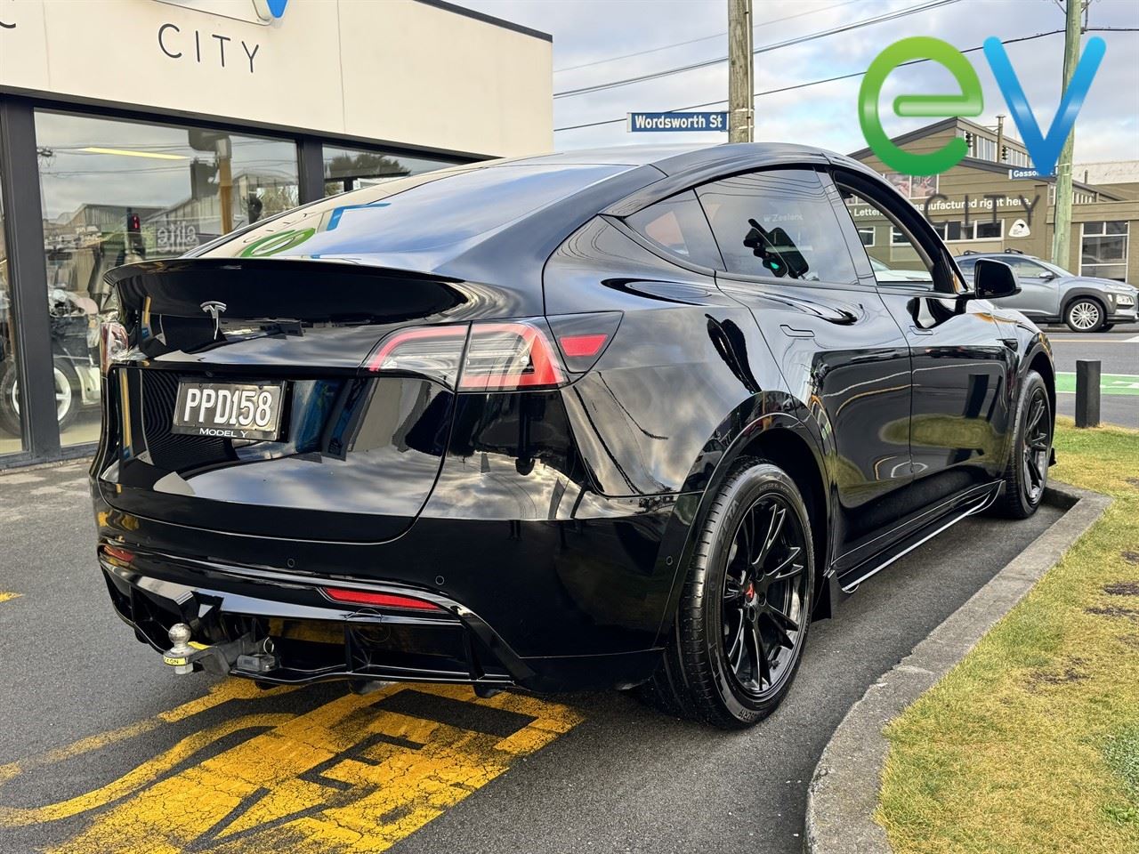 Vehicle image 3
