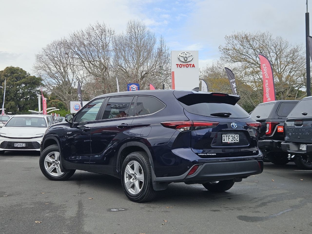 Vehicle image 3