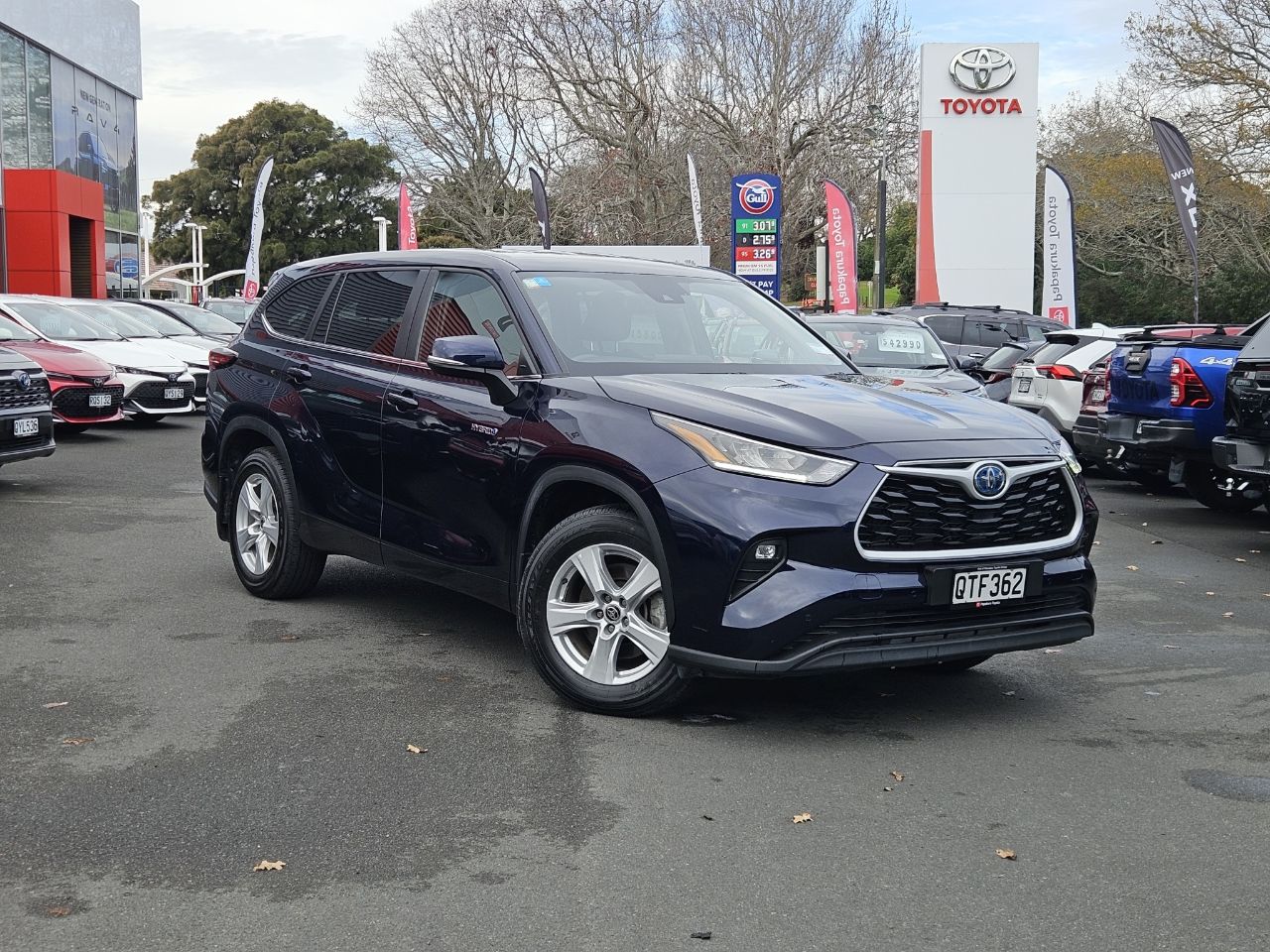 Vehicle image 5