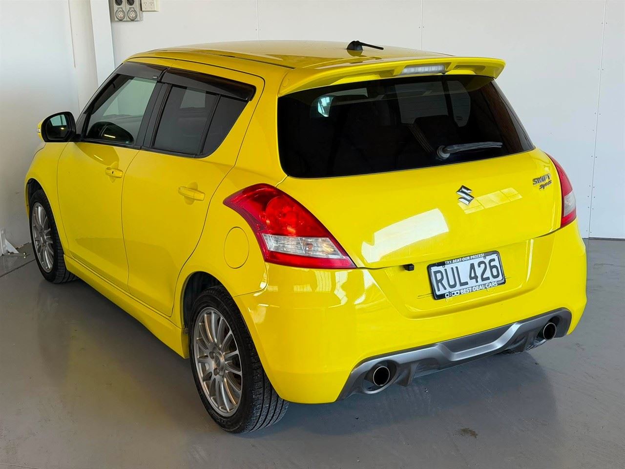 Vehicle image 4