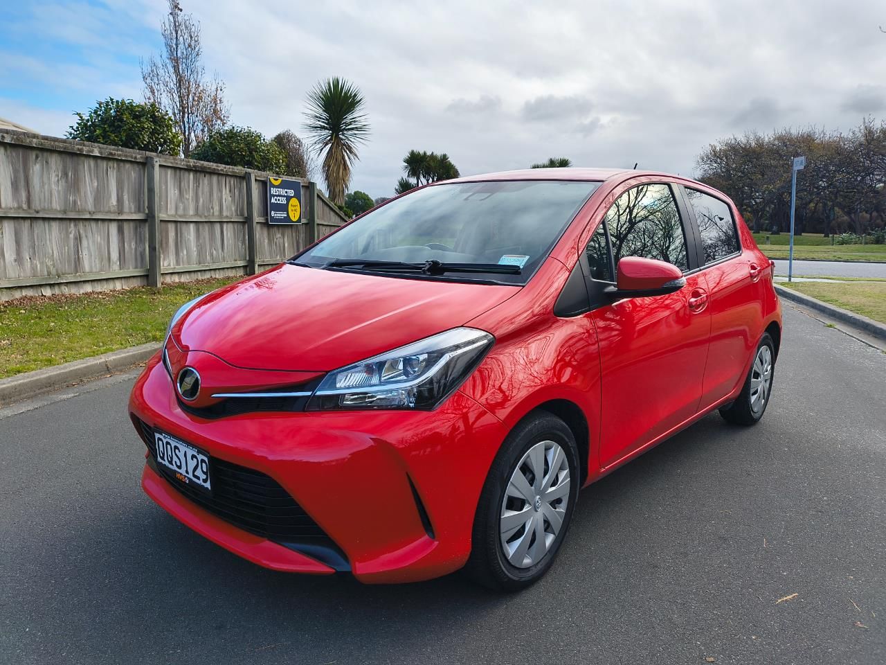 Vehicle image 3