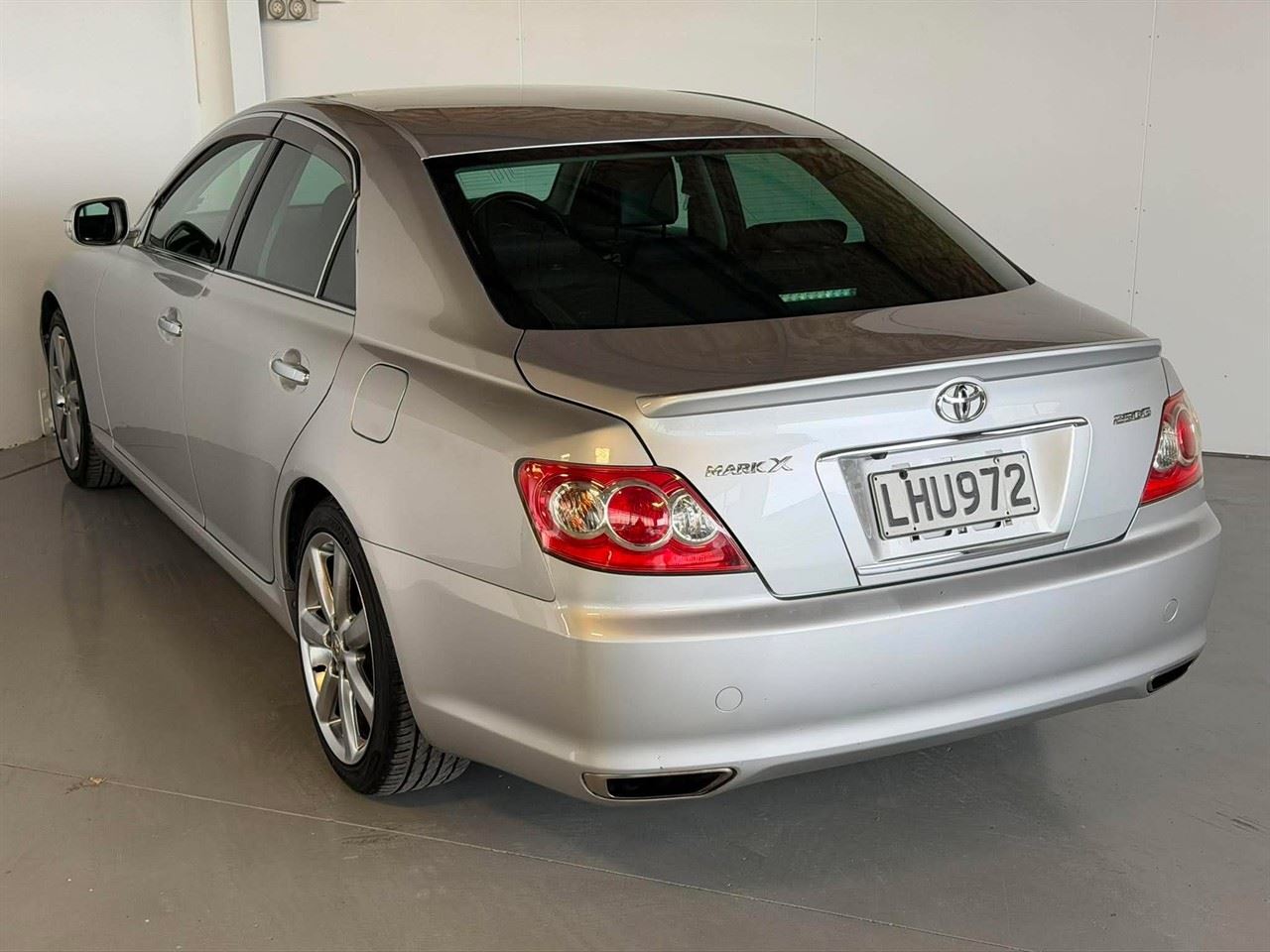 Vehicle image 4