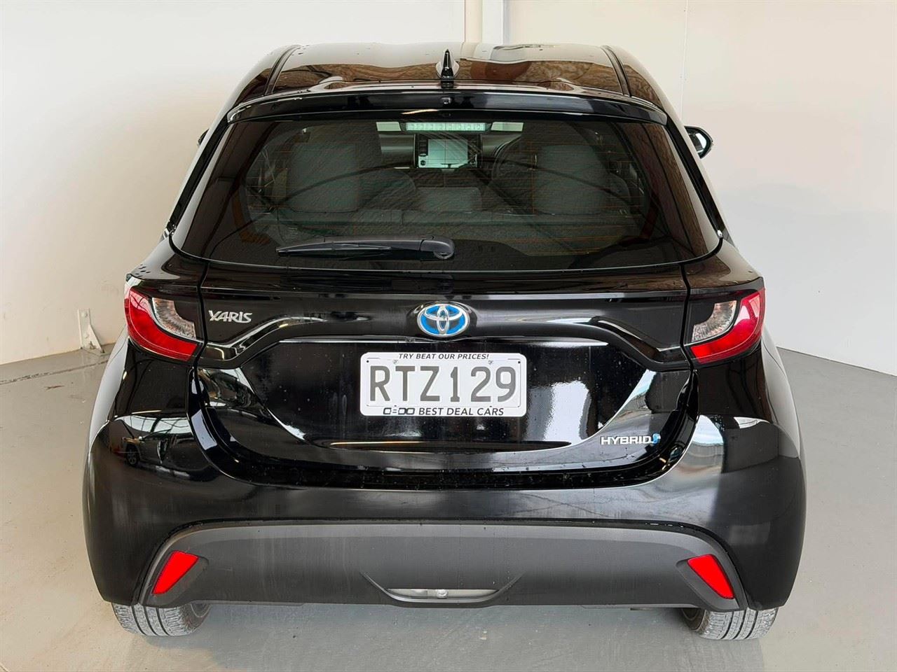 Vehicle image 5