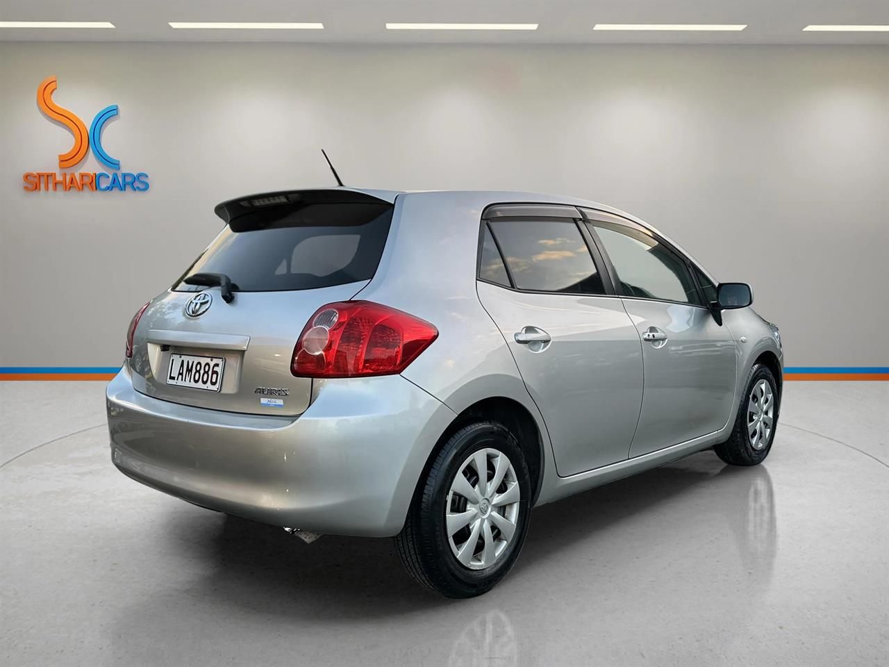 Vehicle image 4
