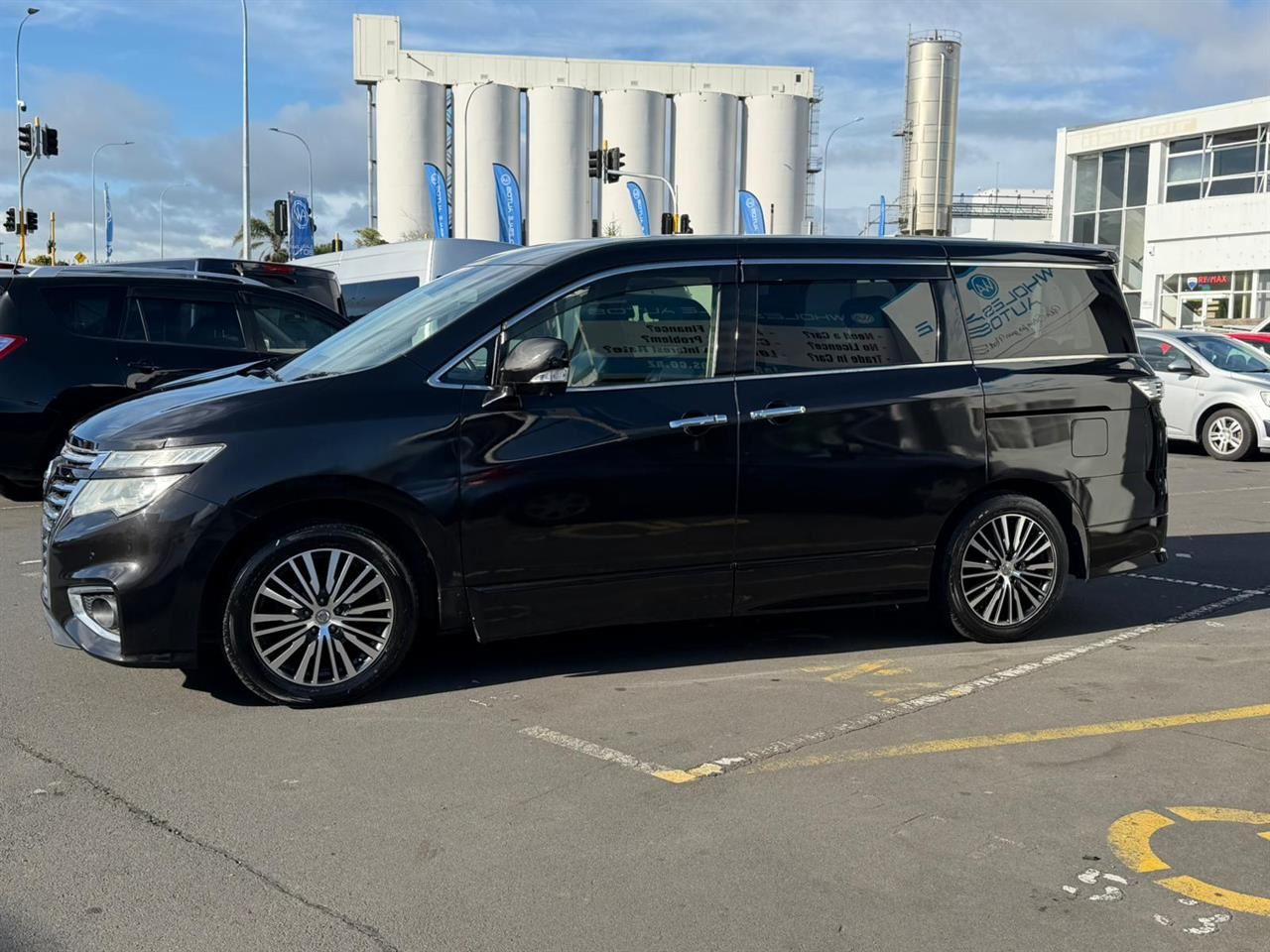 Vehicle image 3