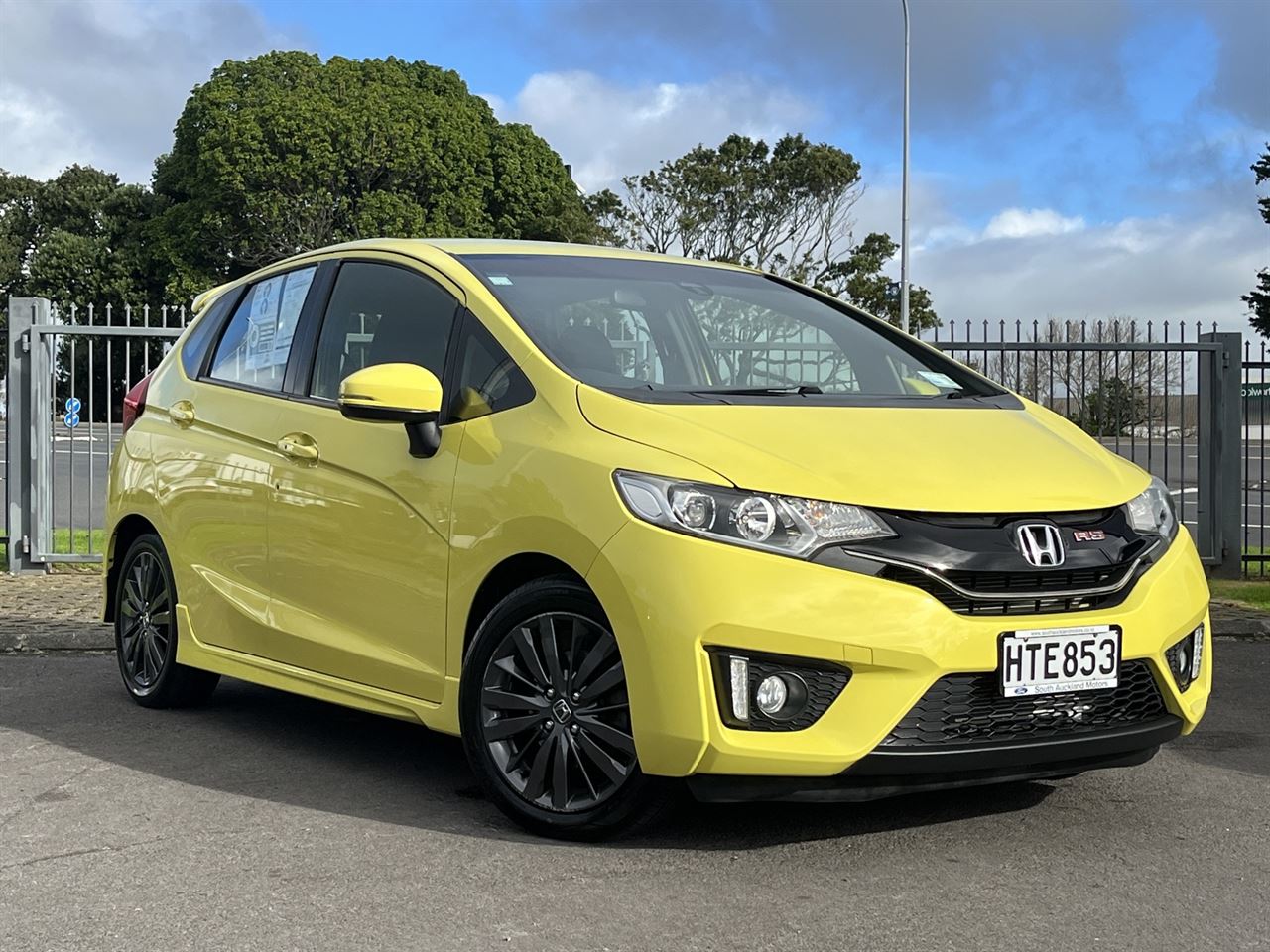 Vehicle image 3