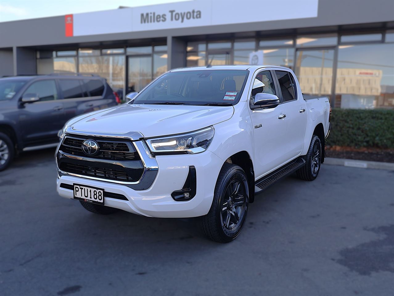 Vehicle image 3