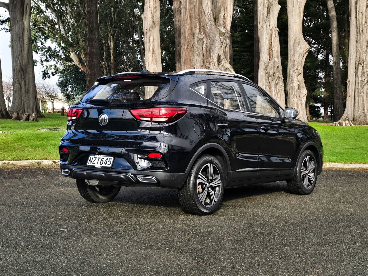 Vehicle image 3
