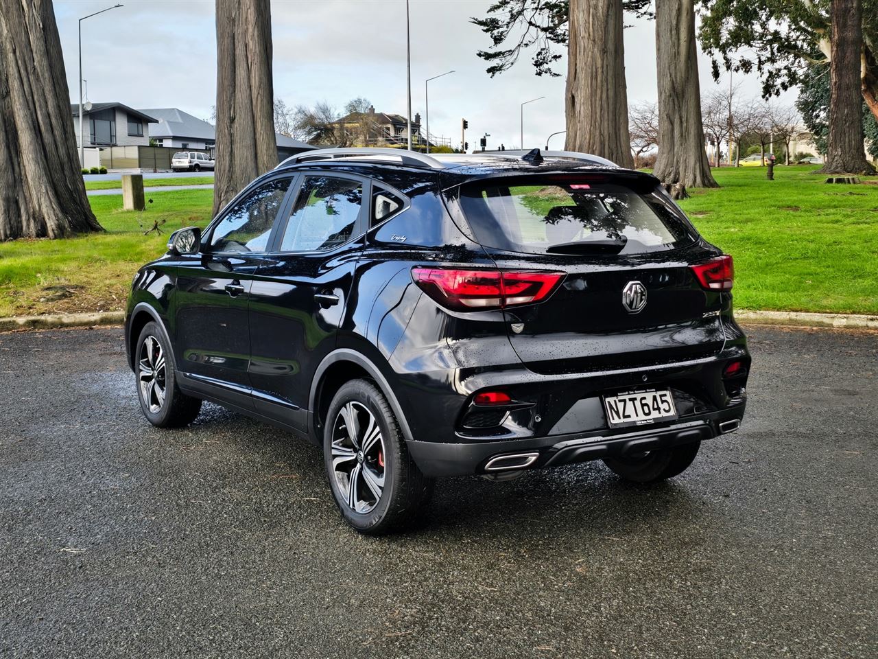 Vehicle image 5