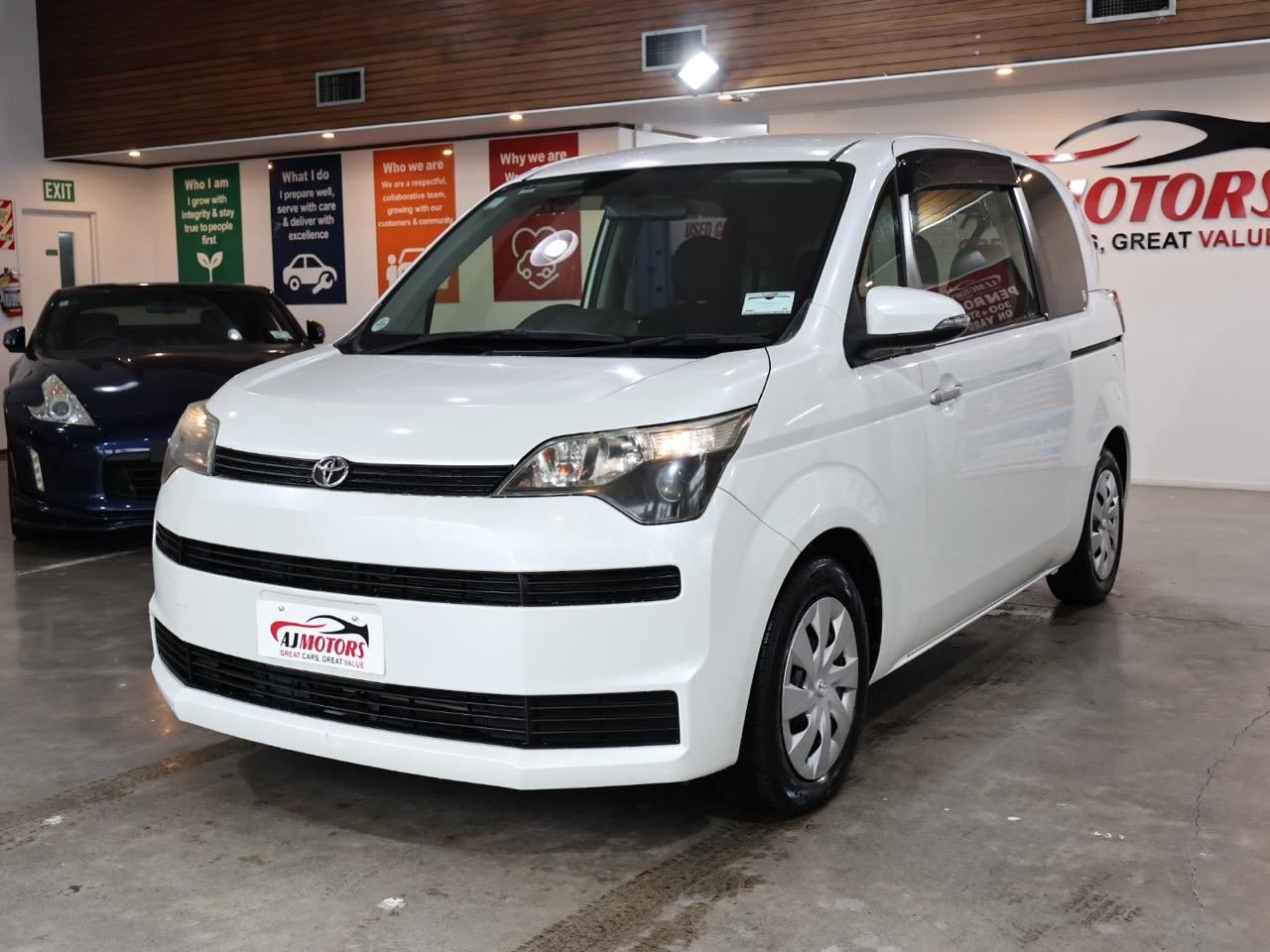 Vehicle image 3