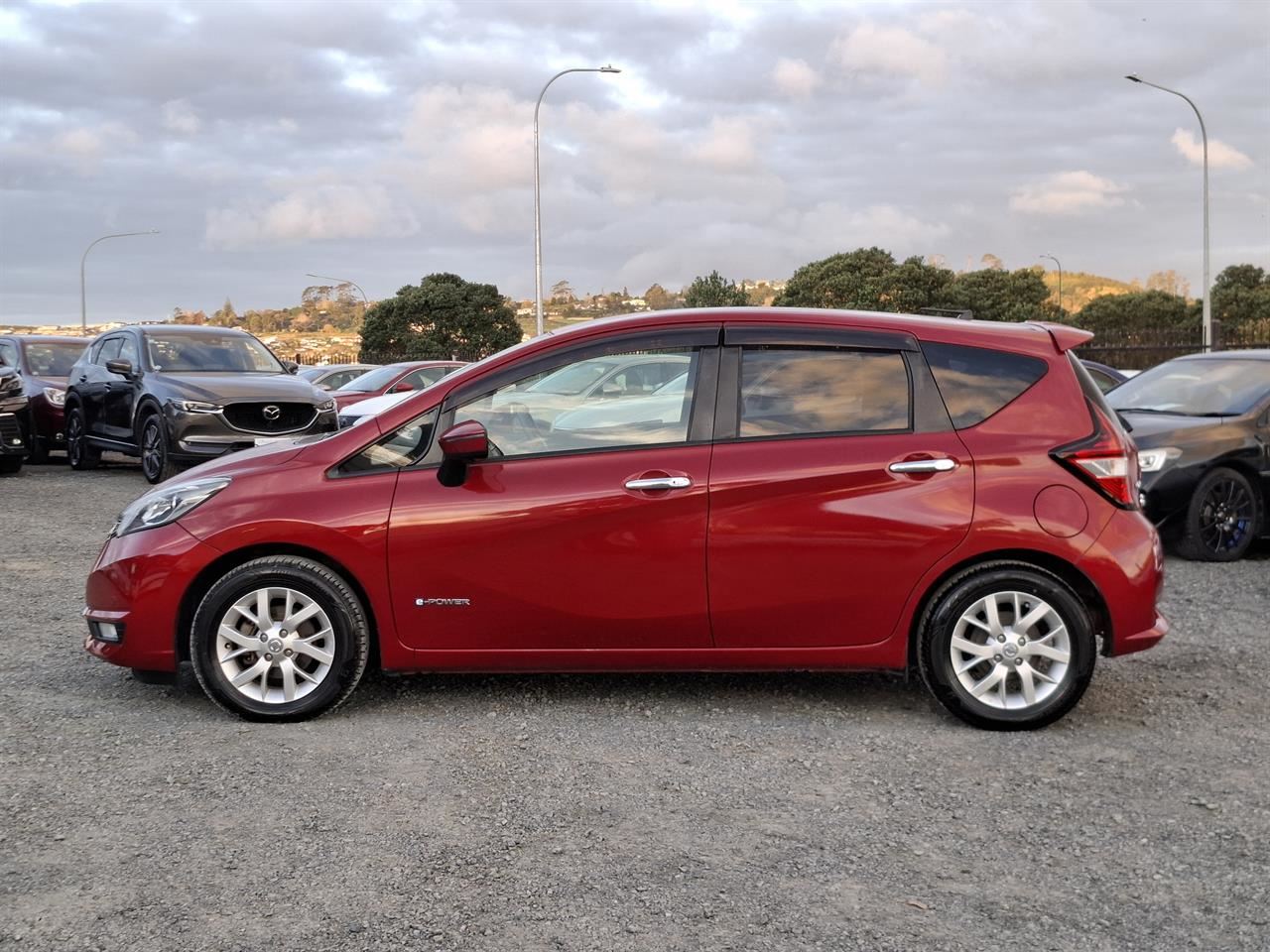 Vehicle image 4