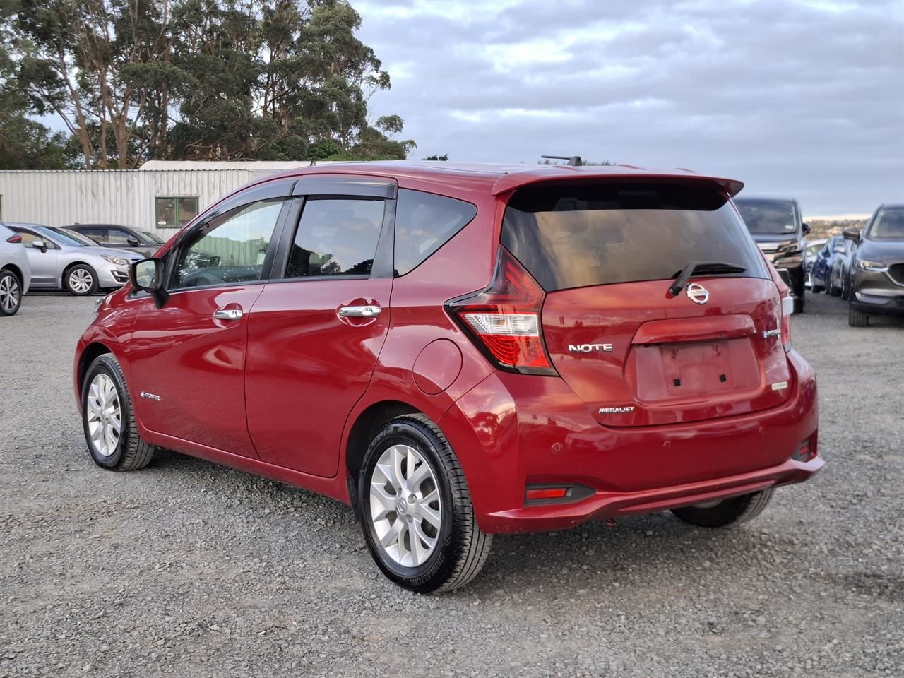 Vehicle image 5
