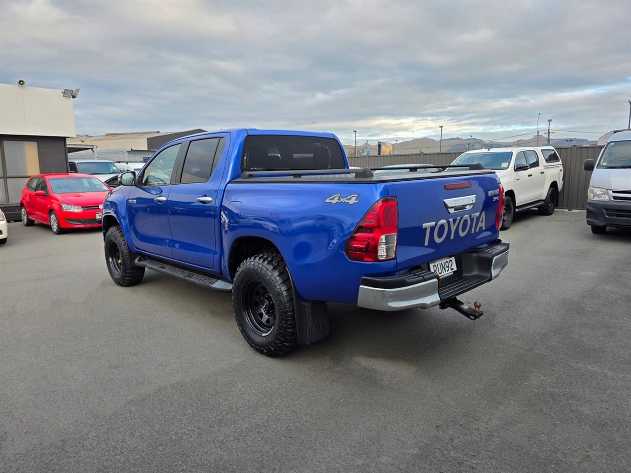 Vehicle image 3