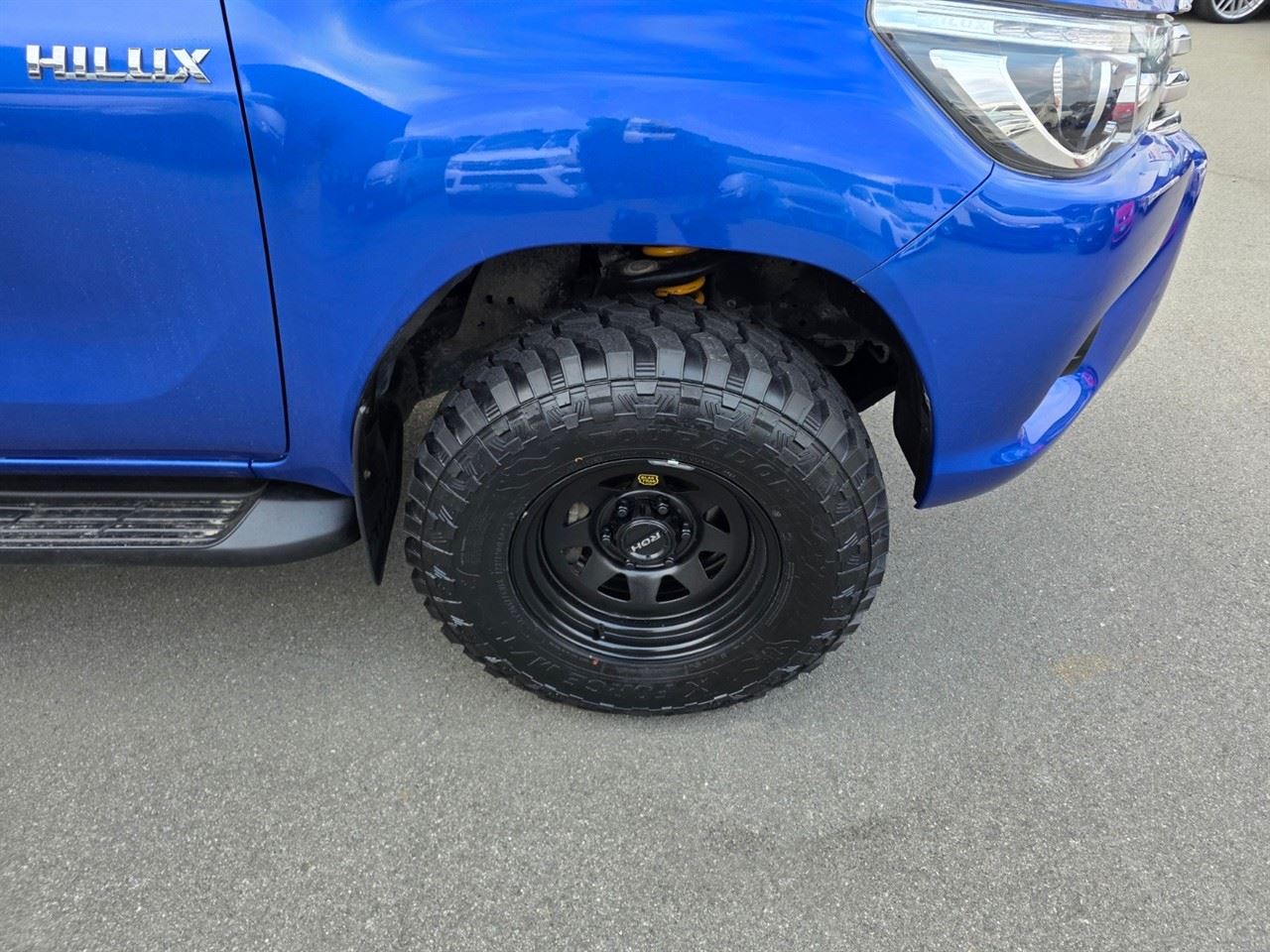 Vehicle image 5