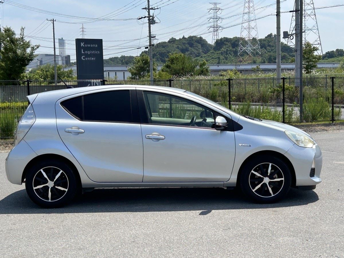 Vehicle image 2