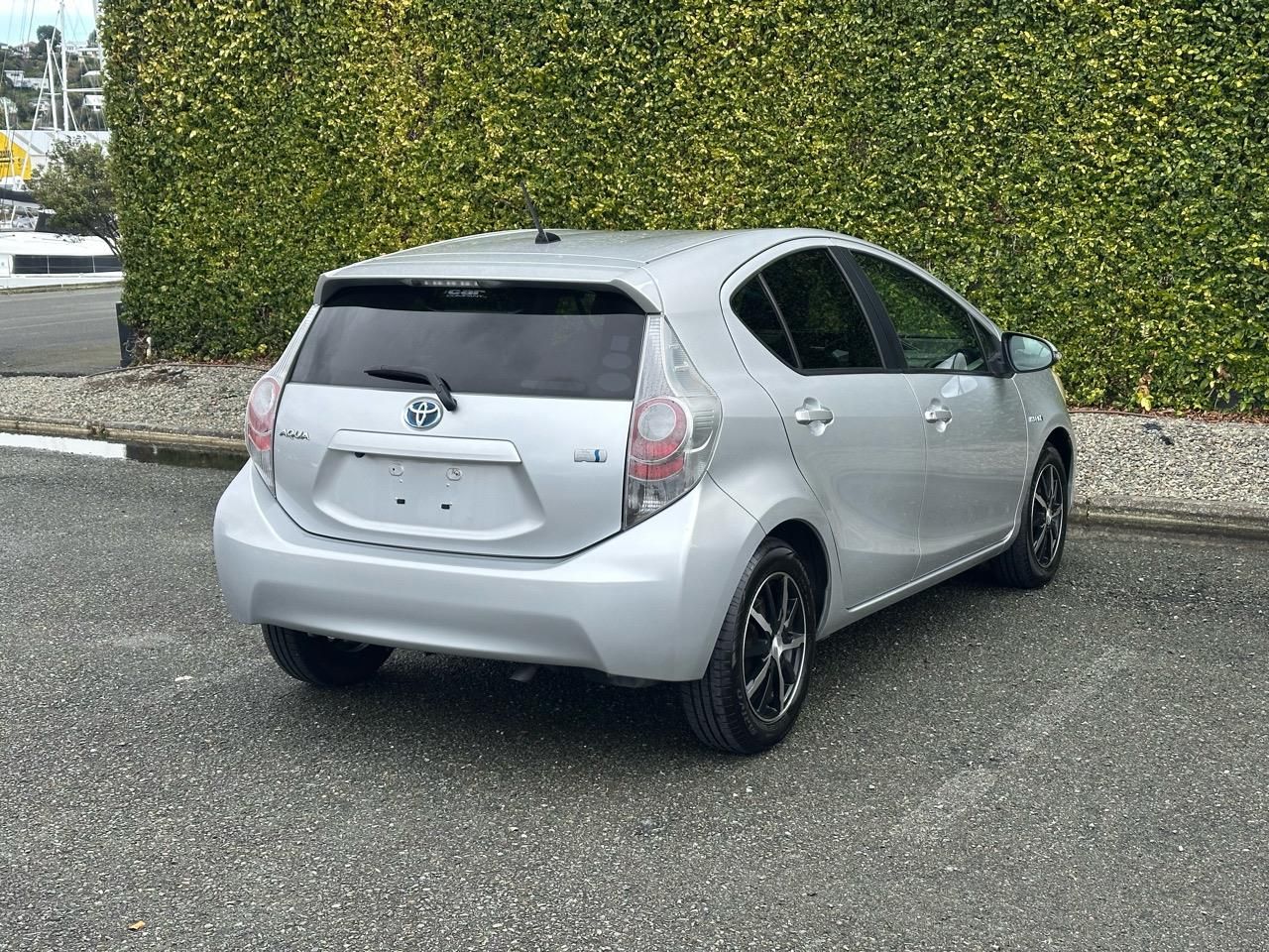 Vehicle image 3