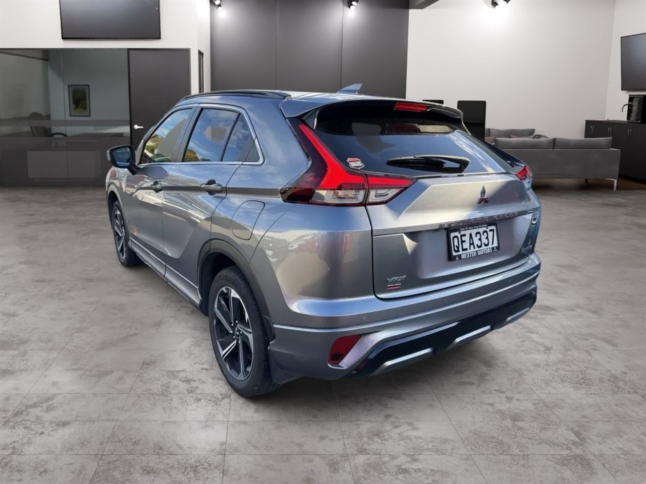 Vehicle image 4