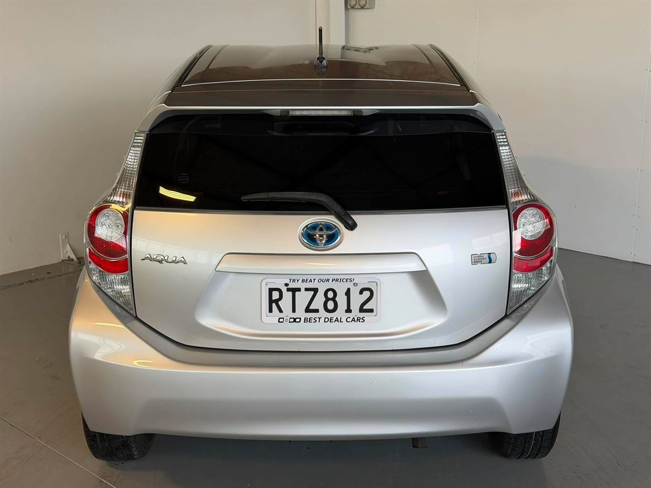 Vehicle image 5