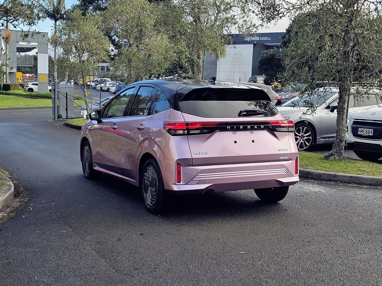 Vehicle image 5