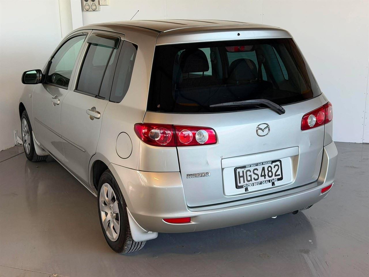 Vehicle image 4