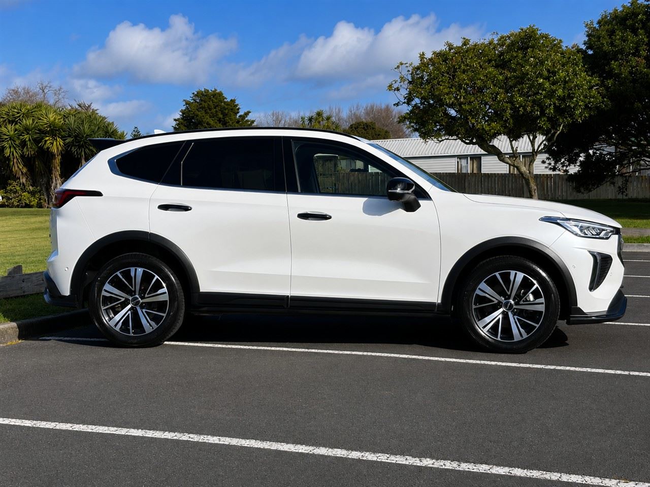 Vehicle image 3