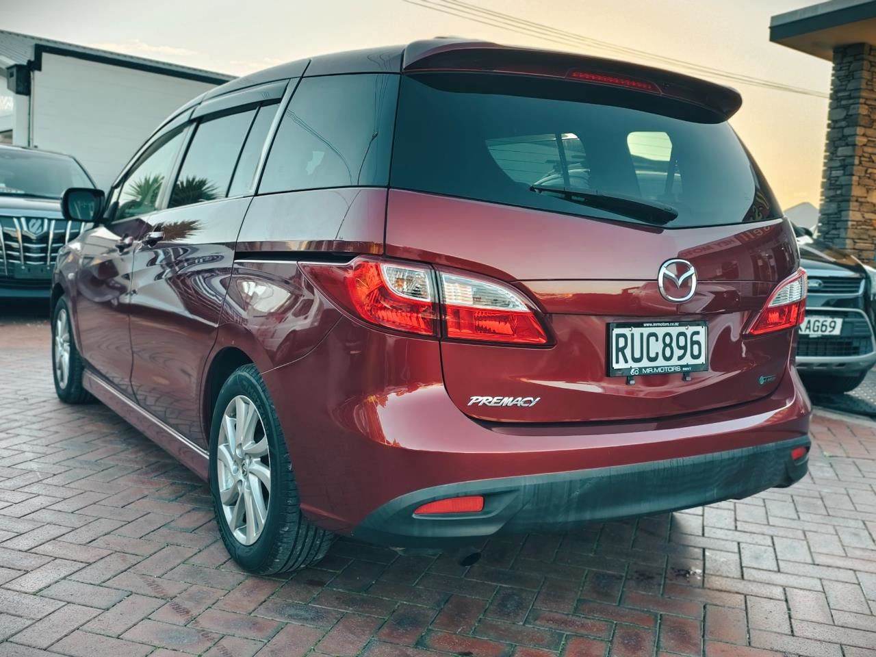 Vehicle image 5