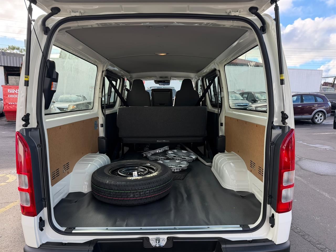 Vehicle image 5