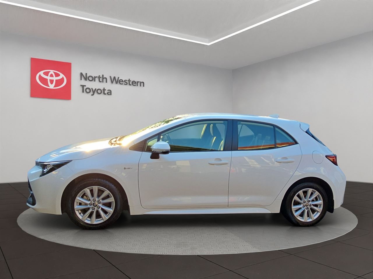 Vehicle image 4