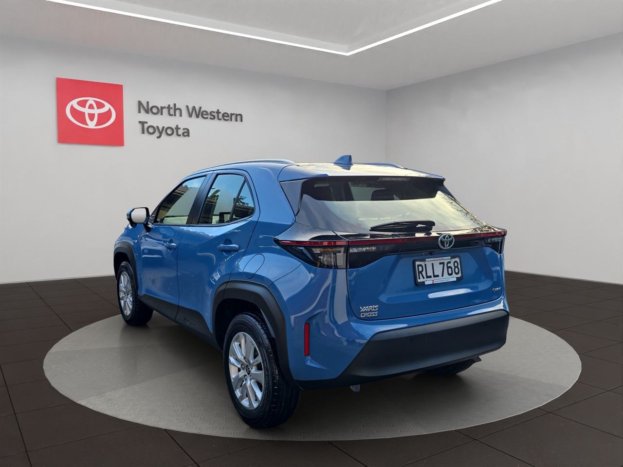 Vehicle image 5
