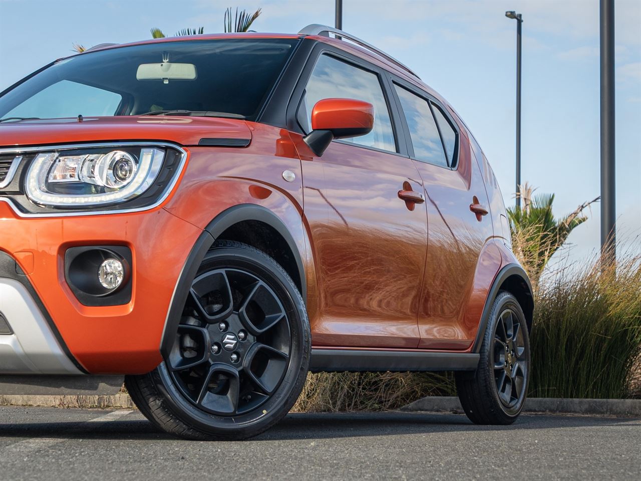 Vehicle image 5