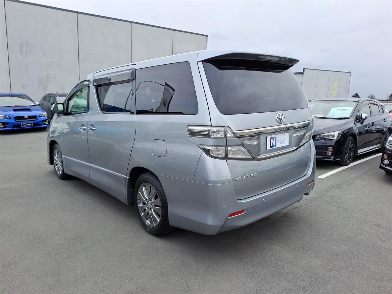 Vehicle image 5