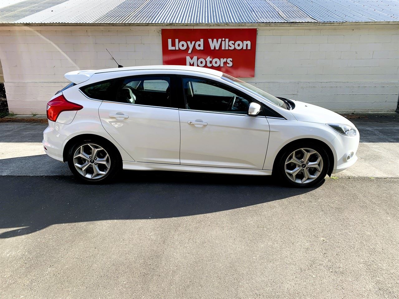 Vehicle image 3