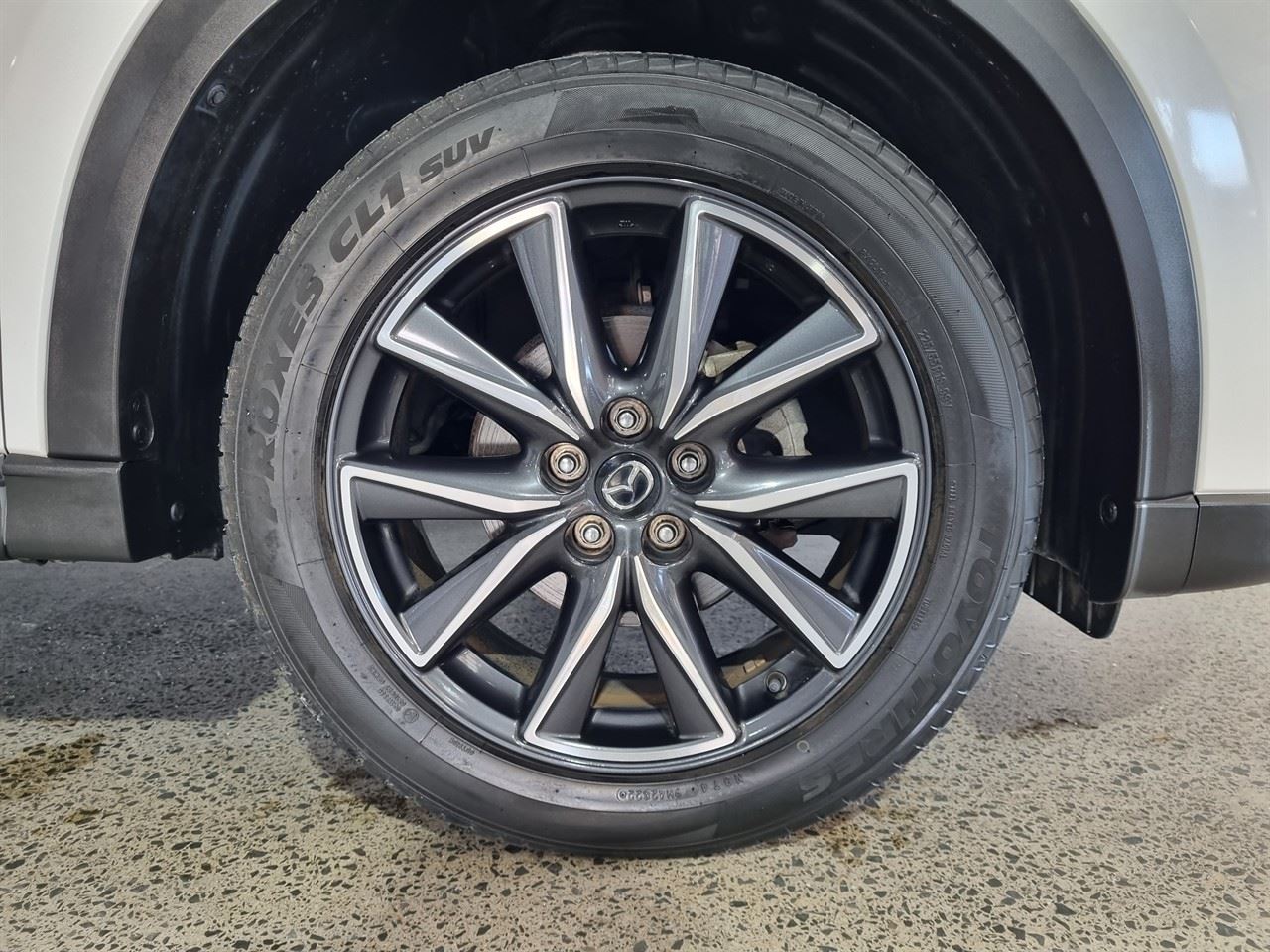 Vehicle image 3