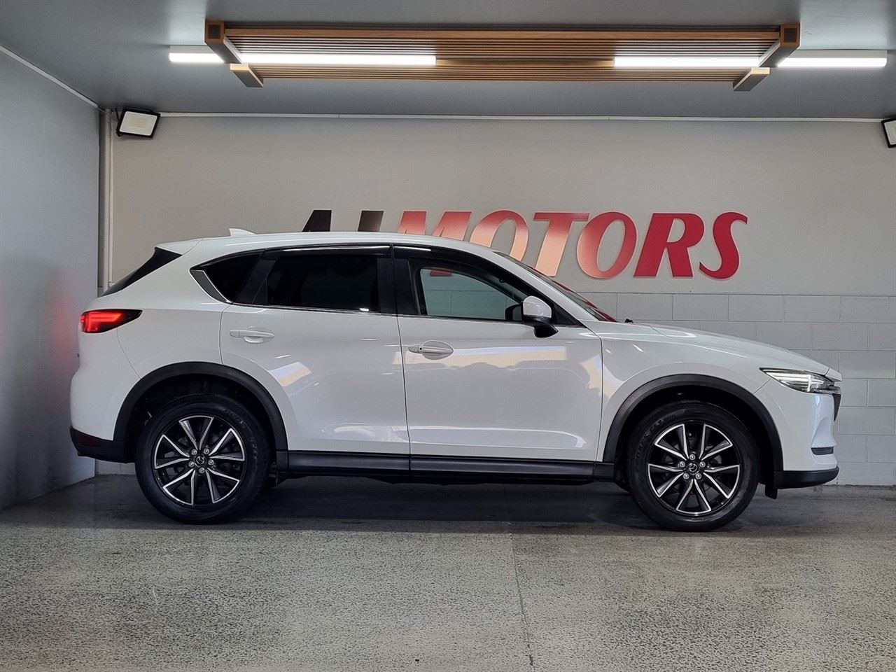 Vehicle image 5