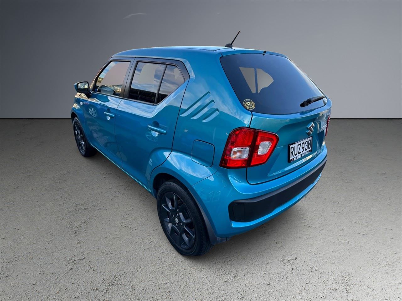 Vehicle image 4
