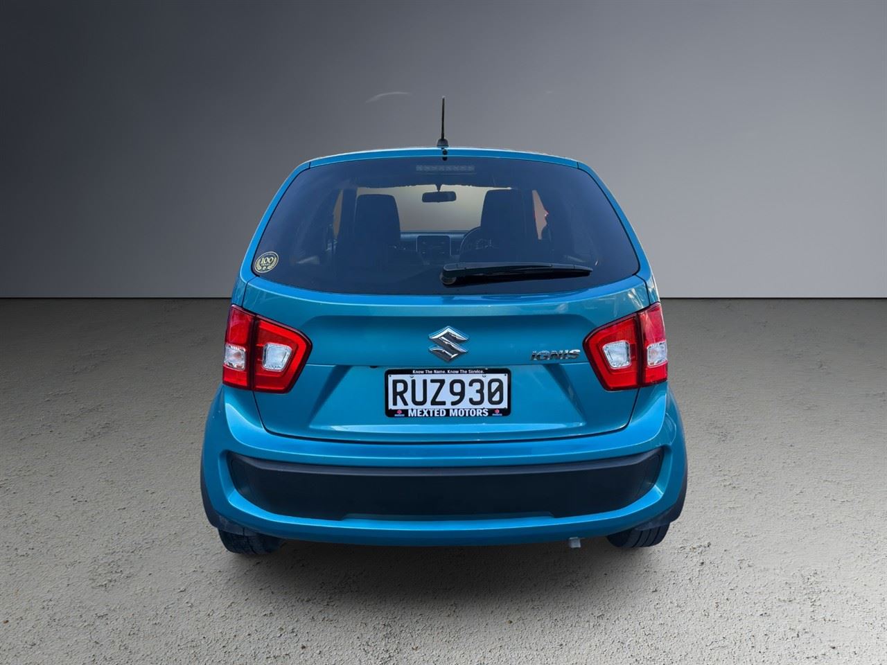 Vehicle image 5