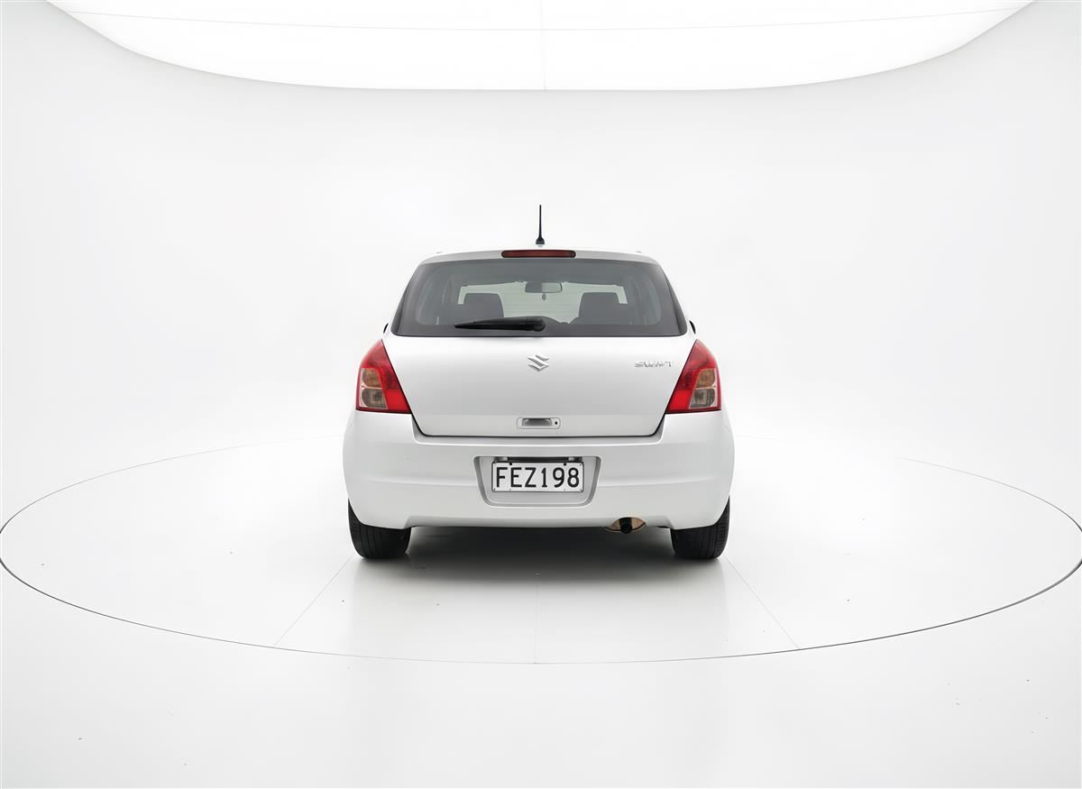Vehicle image 5
