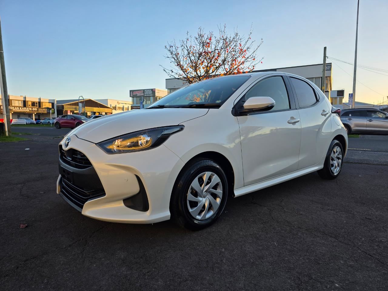 Vehicle image 4