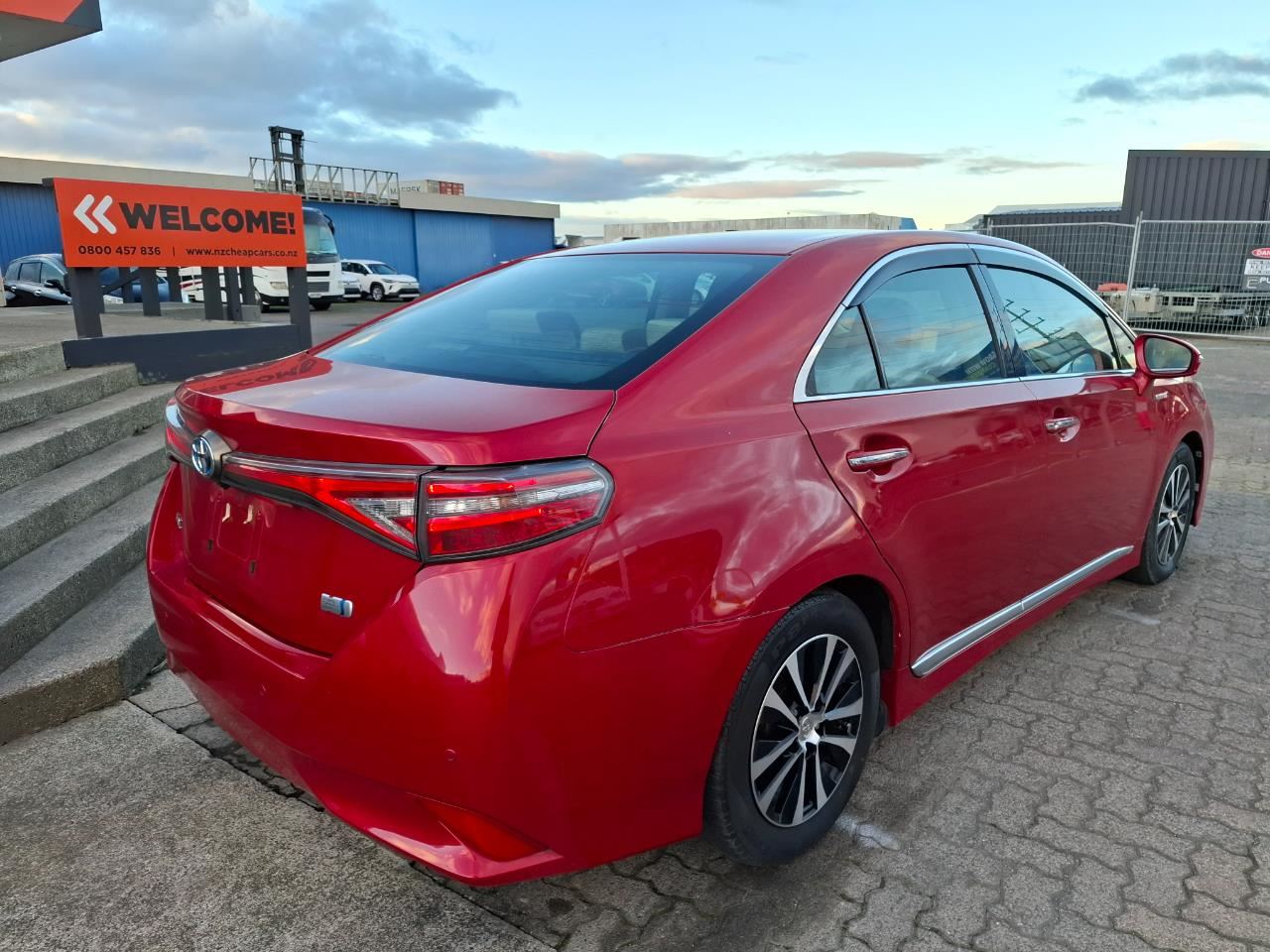 Vehicle image 5
